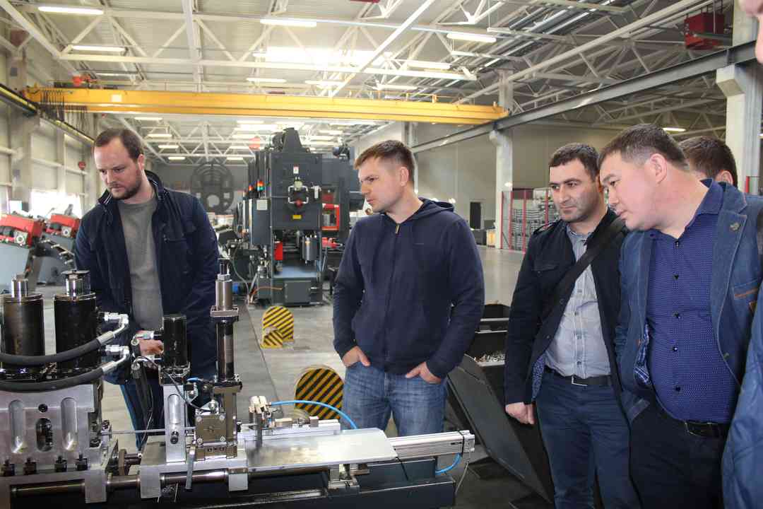 Завод AXOR посетили партнеры из Казахстана